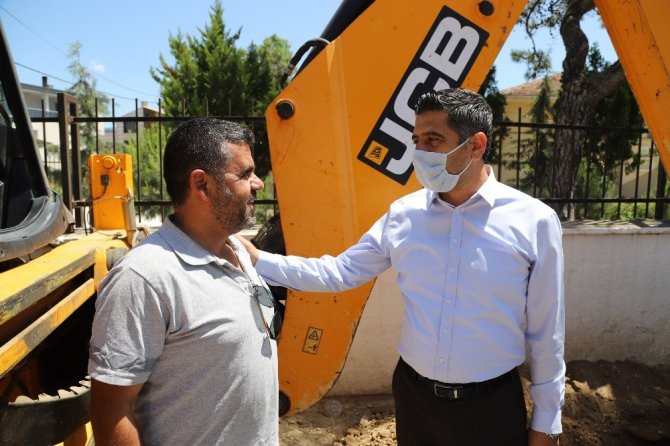 Menderes Belediye Başkanı Kayalar, personeliyle bayramlaştı