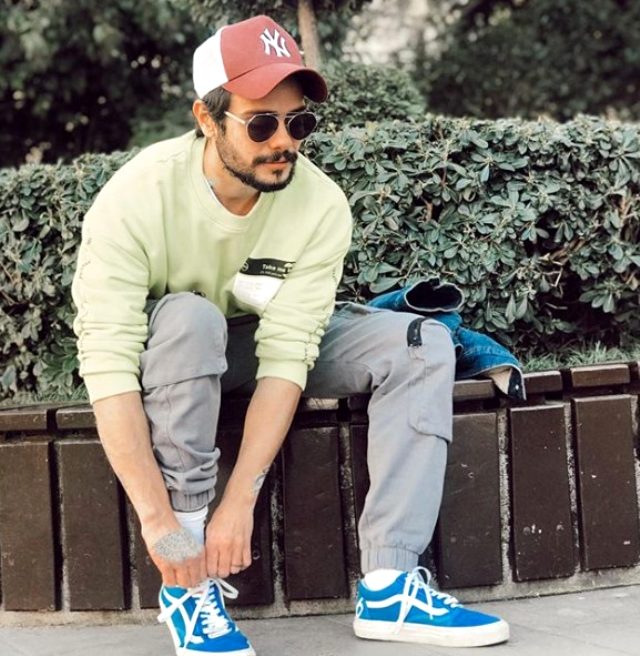 Rüzgar Erkoçlar ahiretini mahvettin diyen takipçisini ifşaladı