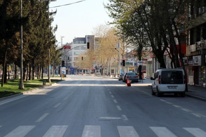 Sokaklar ilk kez bu kadar boş kaldı!