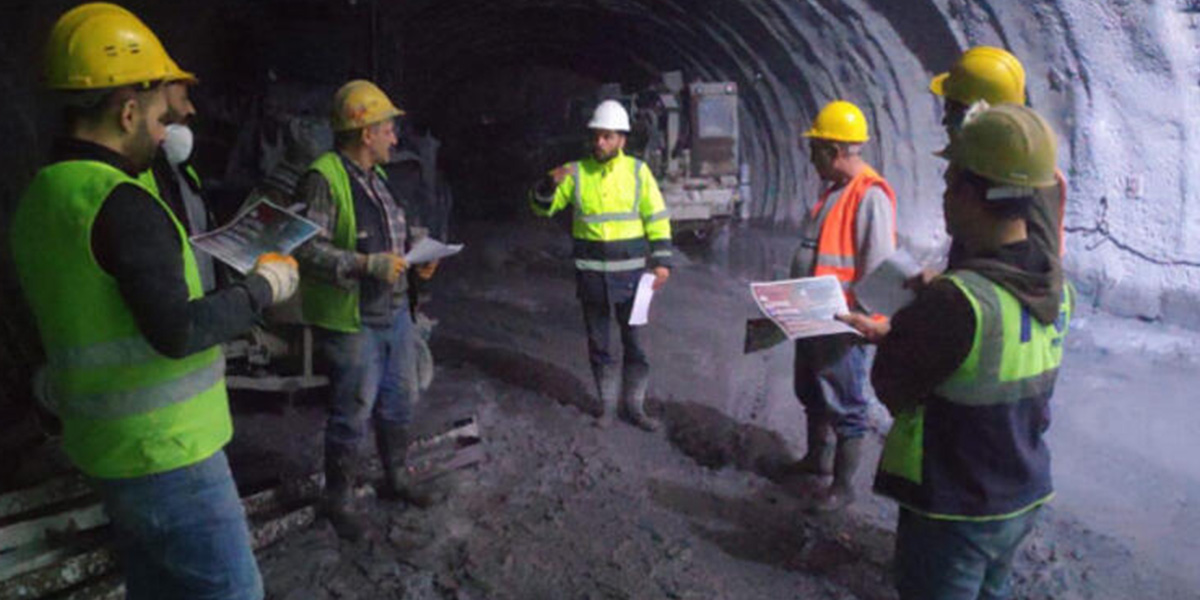 Bakan Karaismailoğlu açıkladı: Şantiyeler yaz boyunca koronavirüs önlemleri ile çalışacak