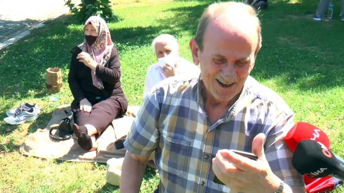 65 yaş üstü vatandaşlar yakınları ile görüntülü konuştu