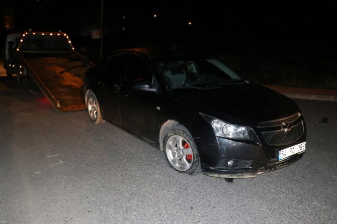 Alkollü sürücü kaza yaptı, polisten kaçarken tarlaya yuvarlandı