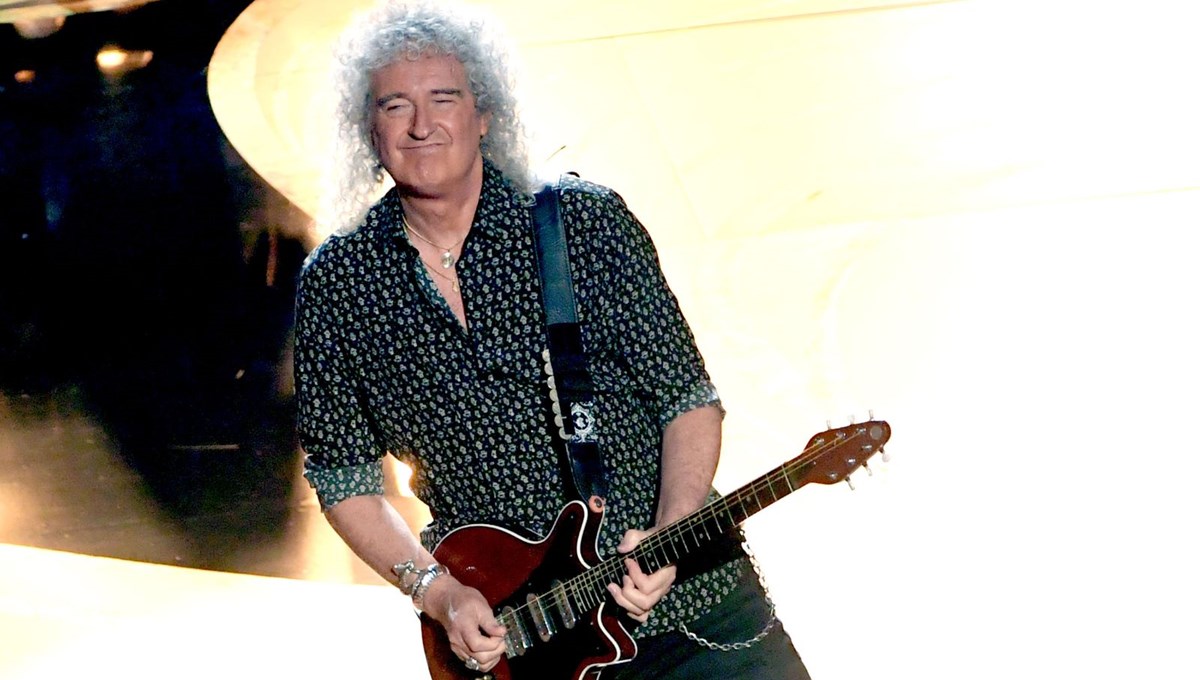 Efsane rock grubunun 72 yaşındaki gitaristi kalp krizi geçirdi!