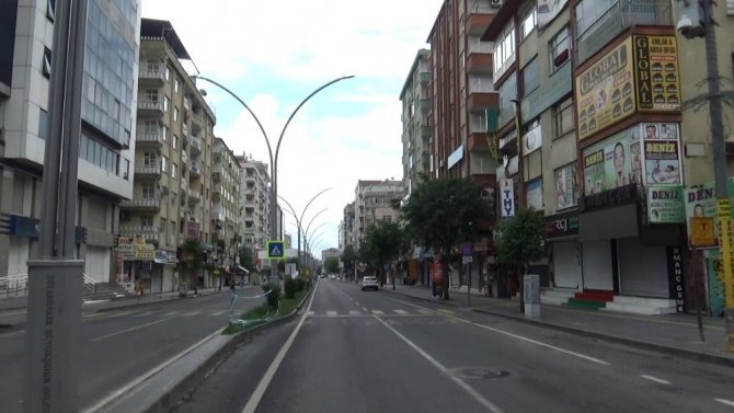 Diyarbakır sokakları kısıtlamanın 3’üncü günü bomboş