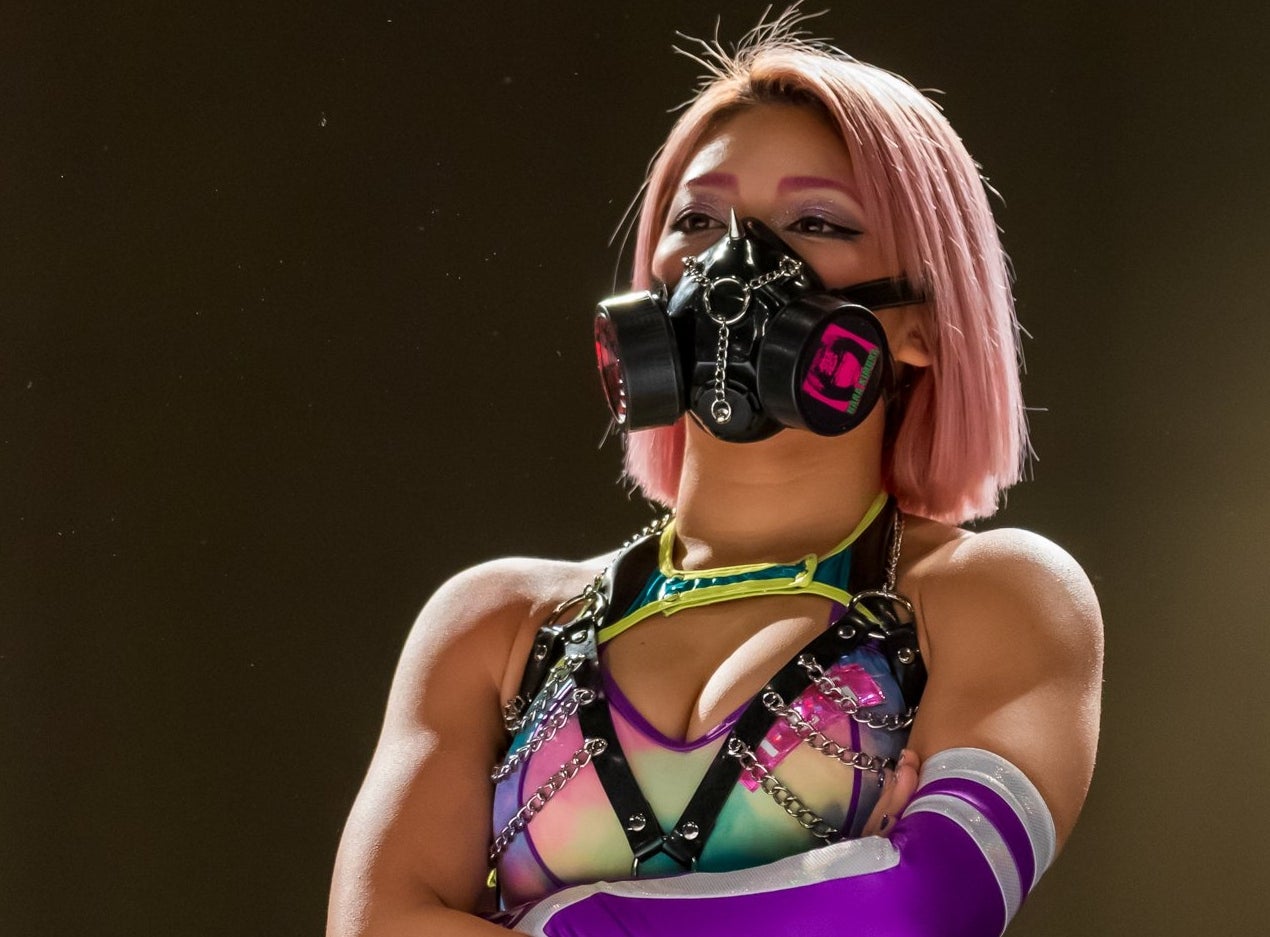 Netflix yıldızı ünlü güreşçi genç kız, yediği linçler yüzünden intihar etti!