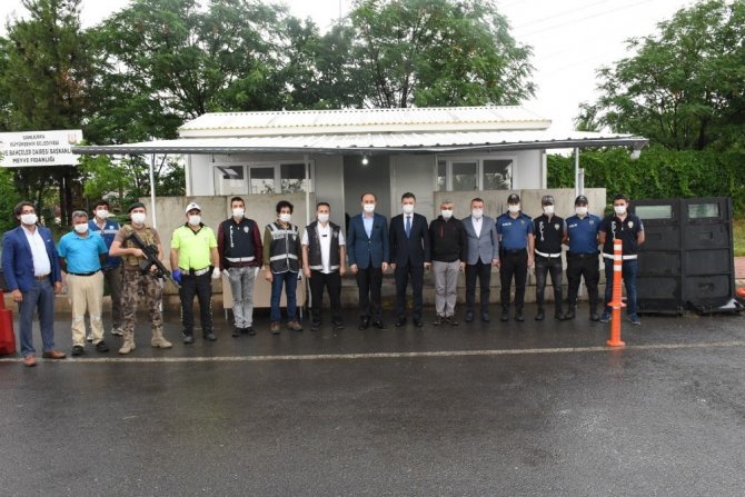 Şanlıurfa Valisi Erin'den şehit aileleri ile görevi başındaki polislere bayram ziyareti
