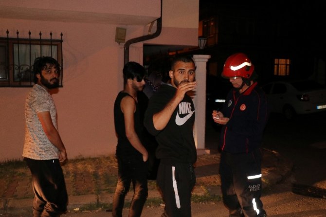 Sokağa çıkma kısıtlamasında çıkan yangında evleri kül oldu