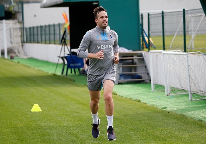 Trabzonspor, iki isim için yeniden harekete geçiyor