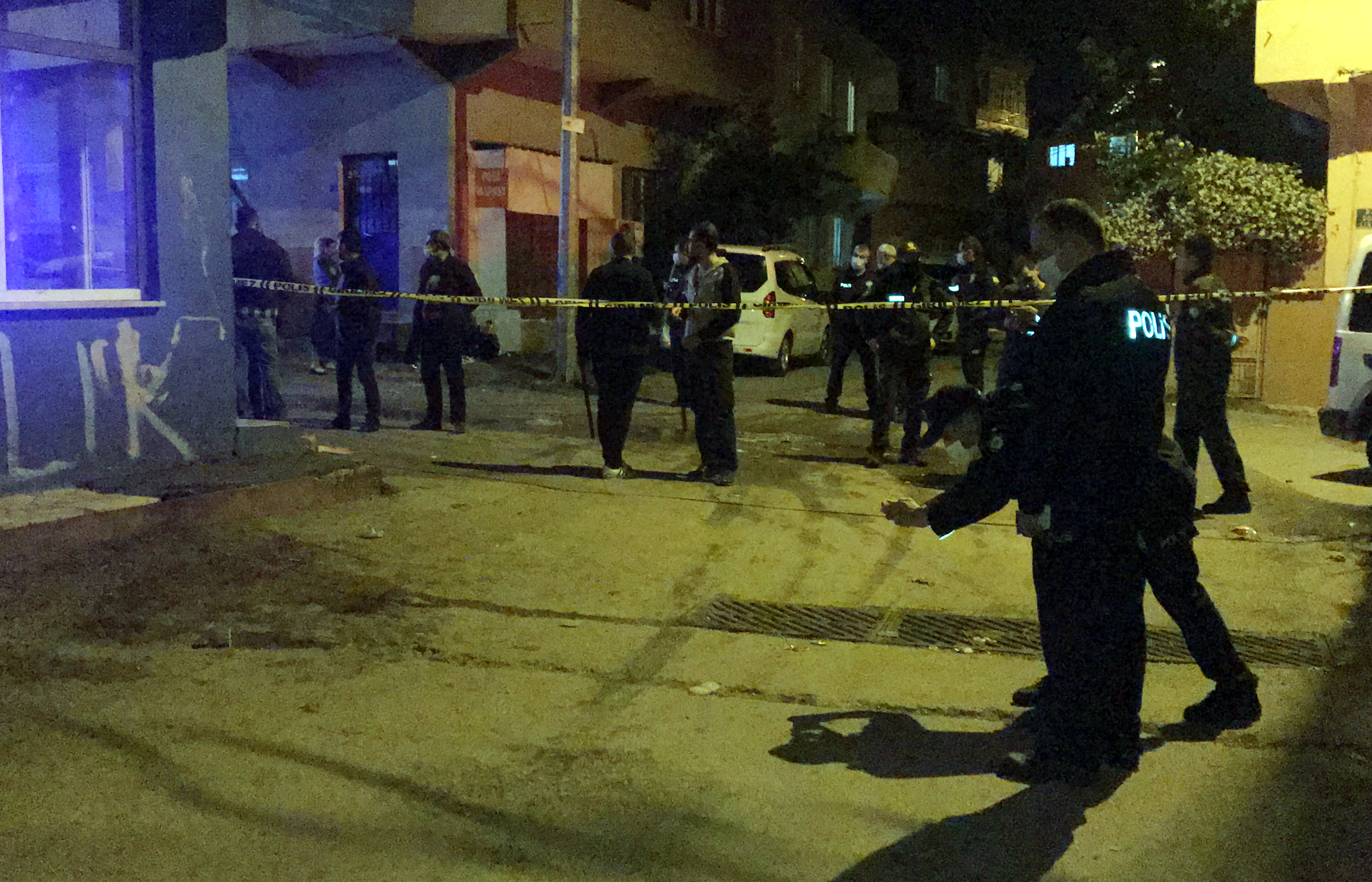 Husumetli aileler arasında kavga:1'i ağır 3 yaralı