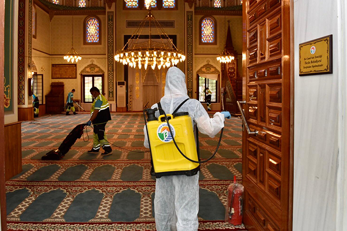 Tuzla'da ibadethanelerdeki temizlik çalışmaları sürdürülüyor!
