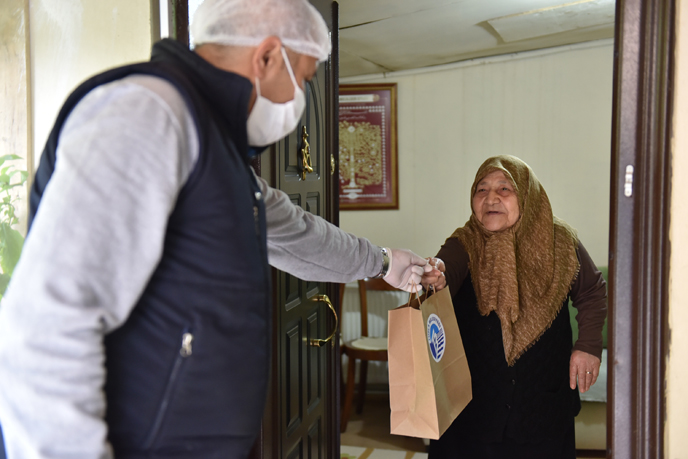 Tuzla'da ihtiyaç sahibi 65 yaş üstü 3 bin vatandaşa bayram tatlısı hazırlandı!