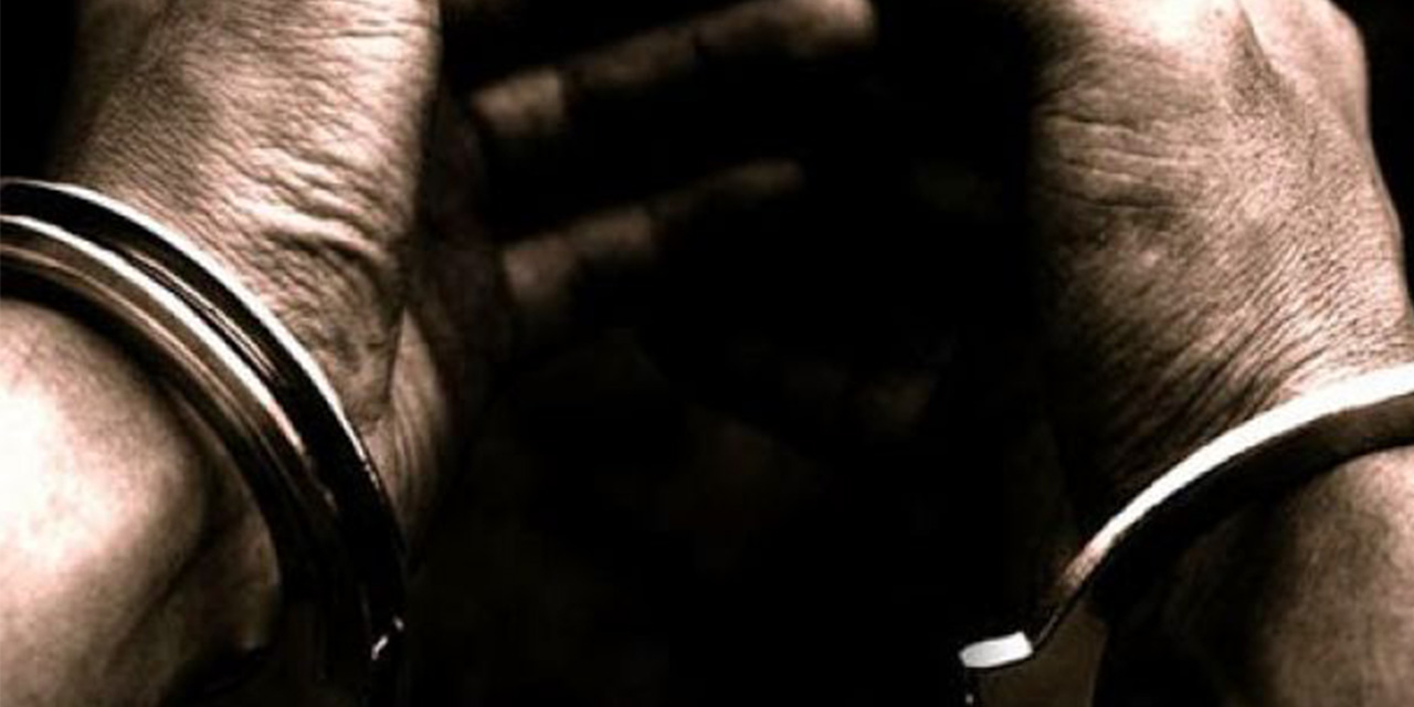 İran'da baba vahşeti! Öz kızını uykusunda orakla öldürdü