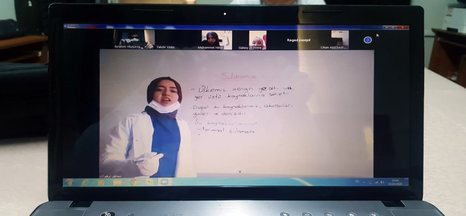 Uzaktan eğitimde onlar da unutulmadı! 800.000 bin yabancı öğrenci dâhil oldu