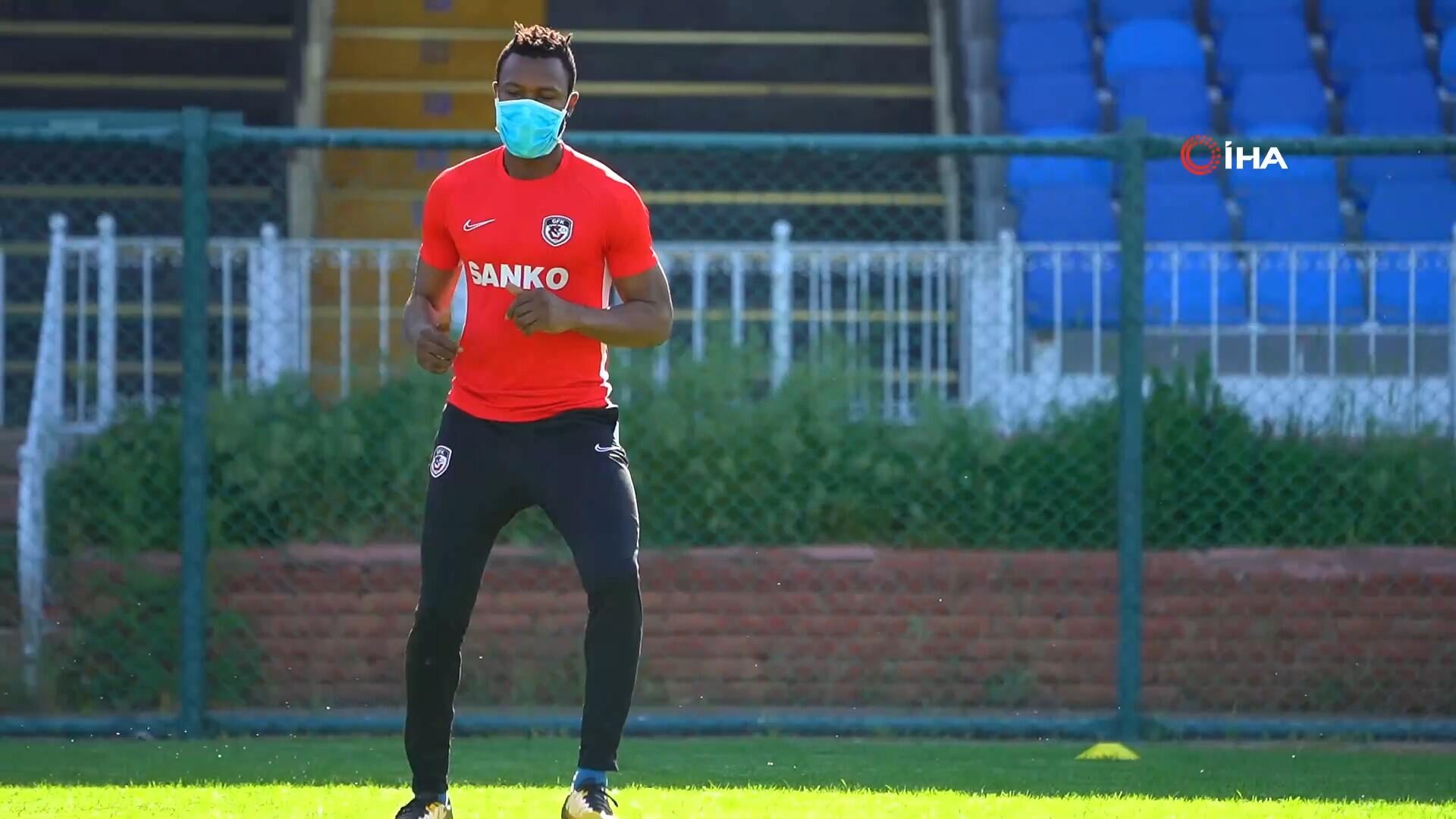 Bir Süper Lig ekibinde daha koronavirüs şoku!