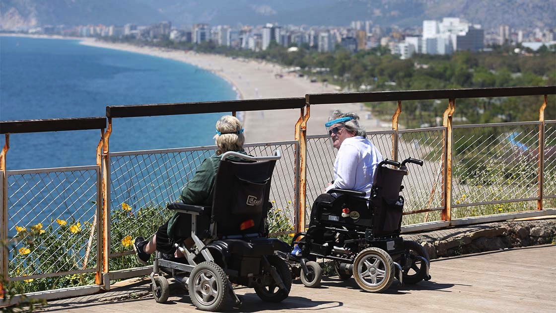 65 yaş üstünün sokağa çıkma yasağı kalkacak mı? İşte düşünülen tarih...