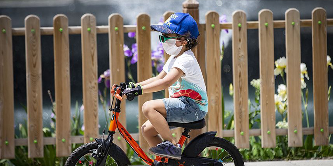 Bu yaş grubuna yasaklar kalktı: Seyahat edebilecek, tatile gidebilecekler...