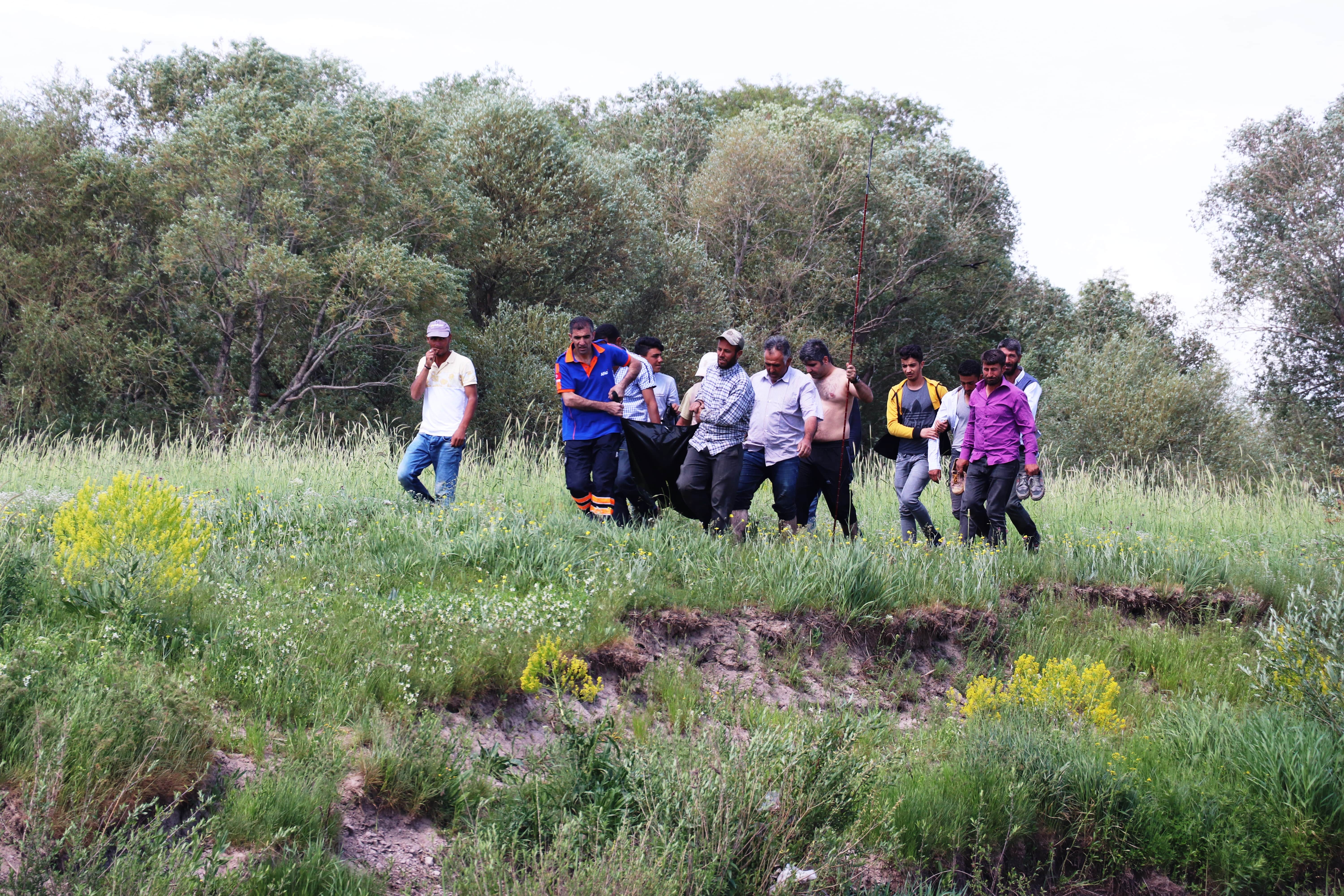 Serinlemek isterken girdiği derede boğularak can verdi