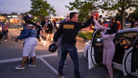 Zamanında Çin'i eleştirmişti: Aynı duruma düşen ABD ile çok fena dalga geçtiler!