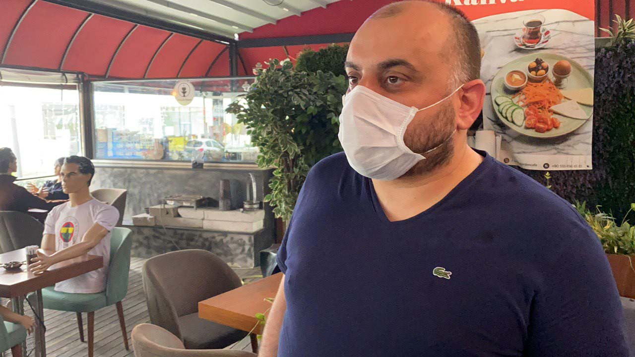 Sultanbeyli'deki bir restoranda cansız mankenli sosyal mesafe önlemi ilgi odağı oldu!