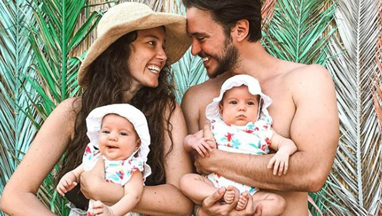 Pelin Akil ve Anıl Altan çiftinin ikizleri ilk kez kamera karşısında!