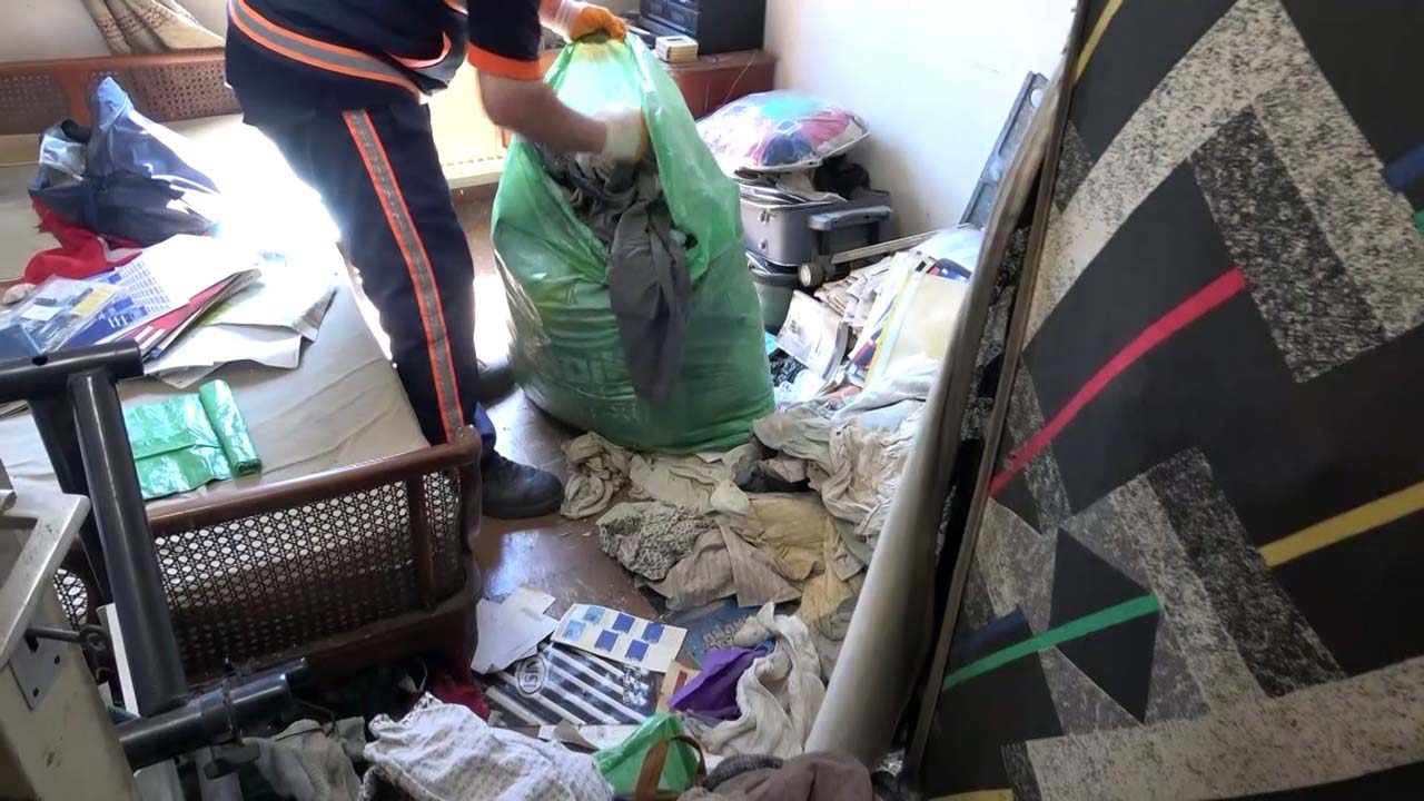 Pendik'te çöp ev vakası! Rakamı duyan kulaklarına inanamadı