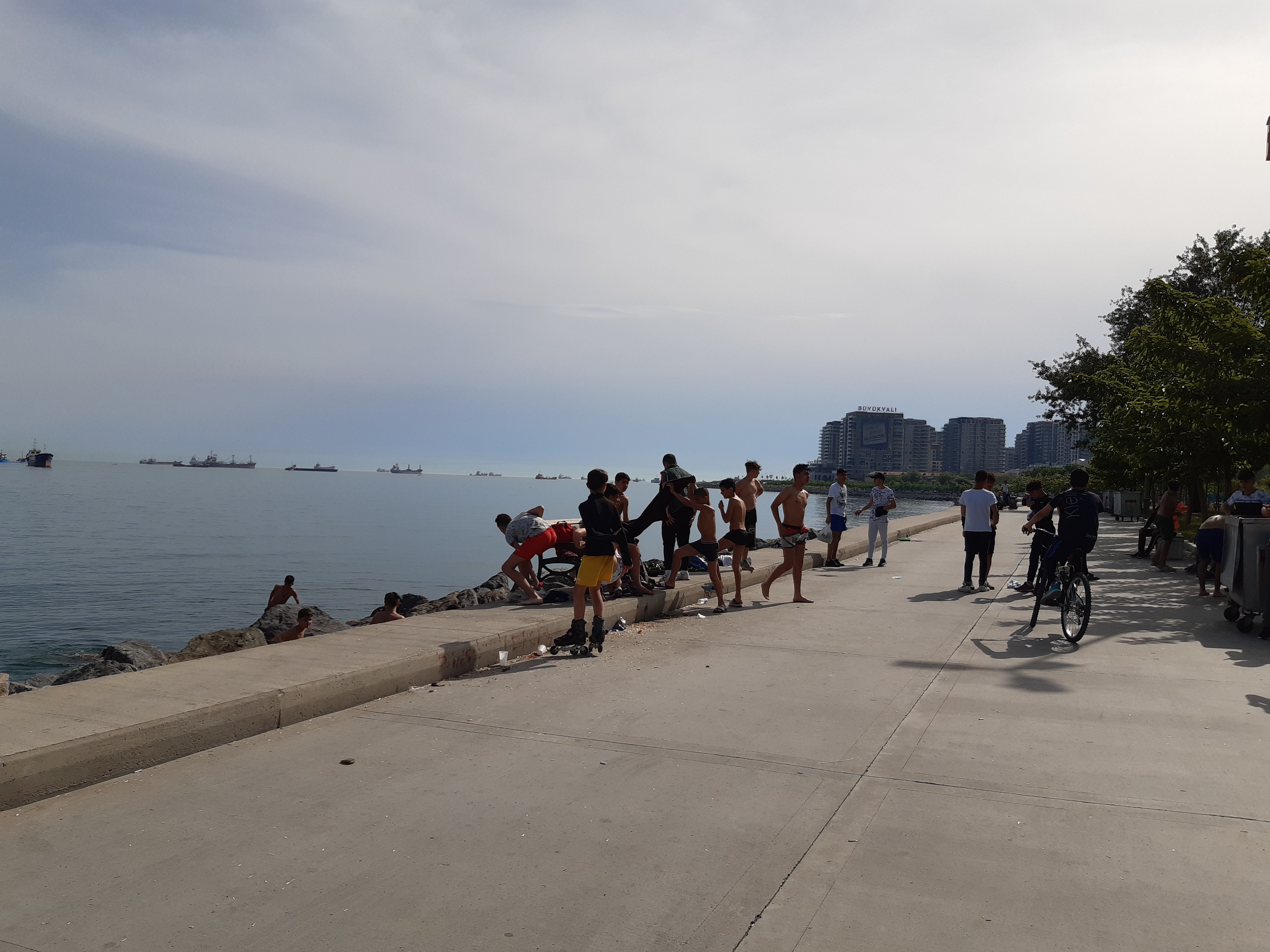 Yasağa uymayıp ceza yediğini söyleyen çocuk: “Para havadan geliyor bana”