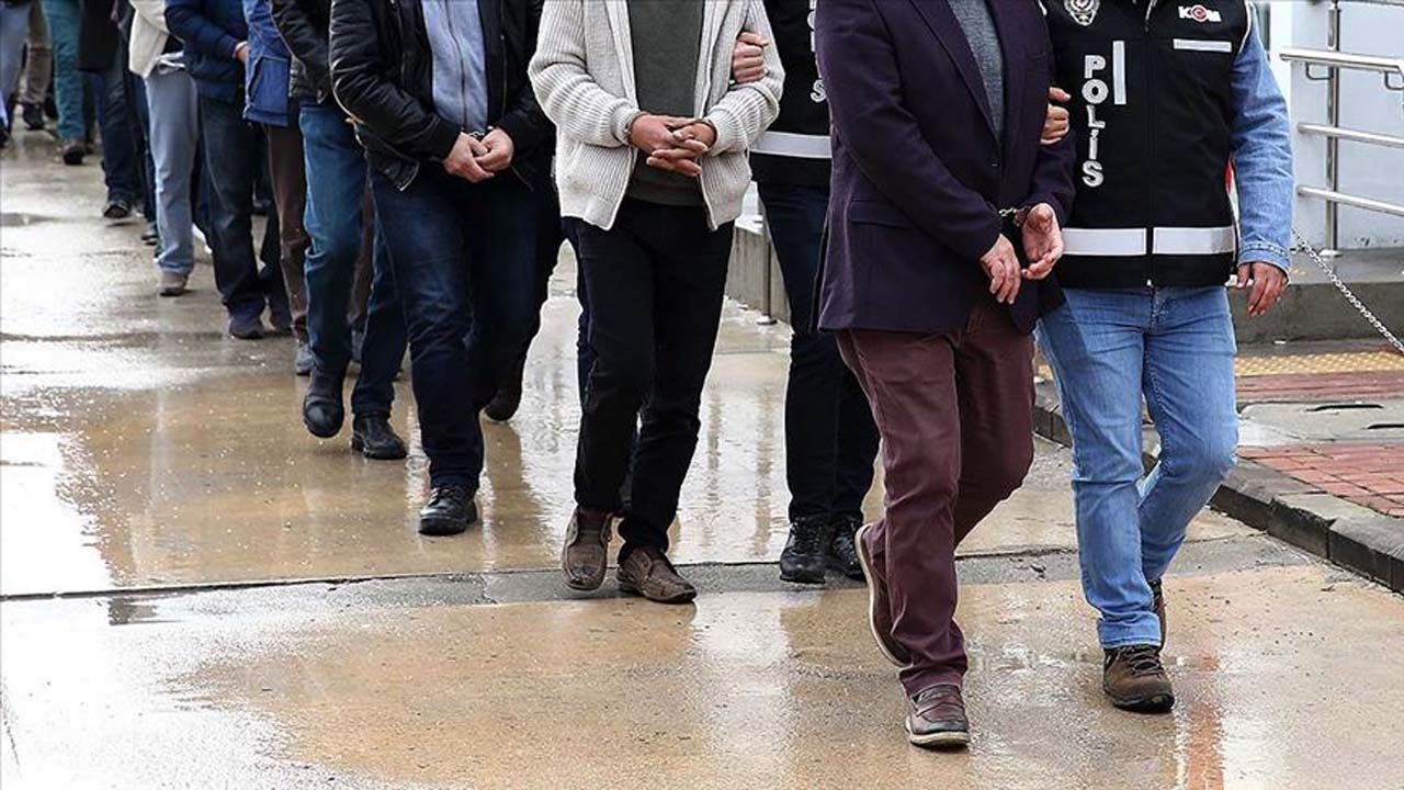 13 ilde FETÖ'cülere operasyon: 74 gözaltı kararı