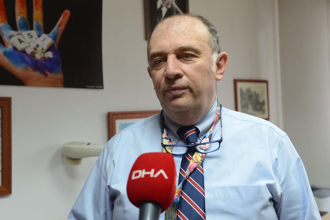 Bilim Kurulu Üyesi Ateş Kara'dan aşı takvimindeki değişiklikle ilgili açıklama!