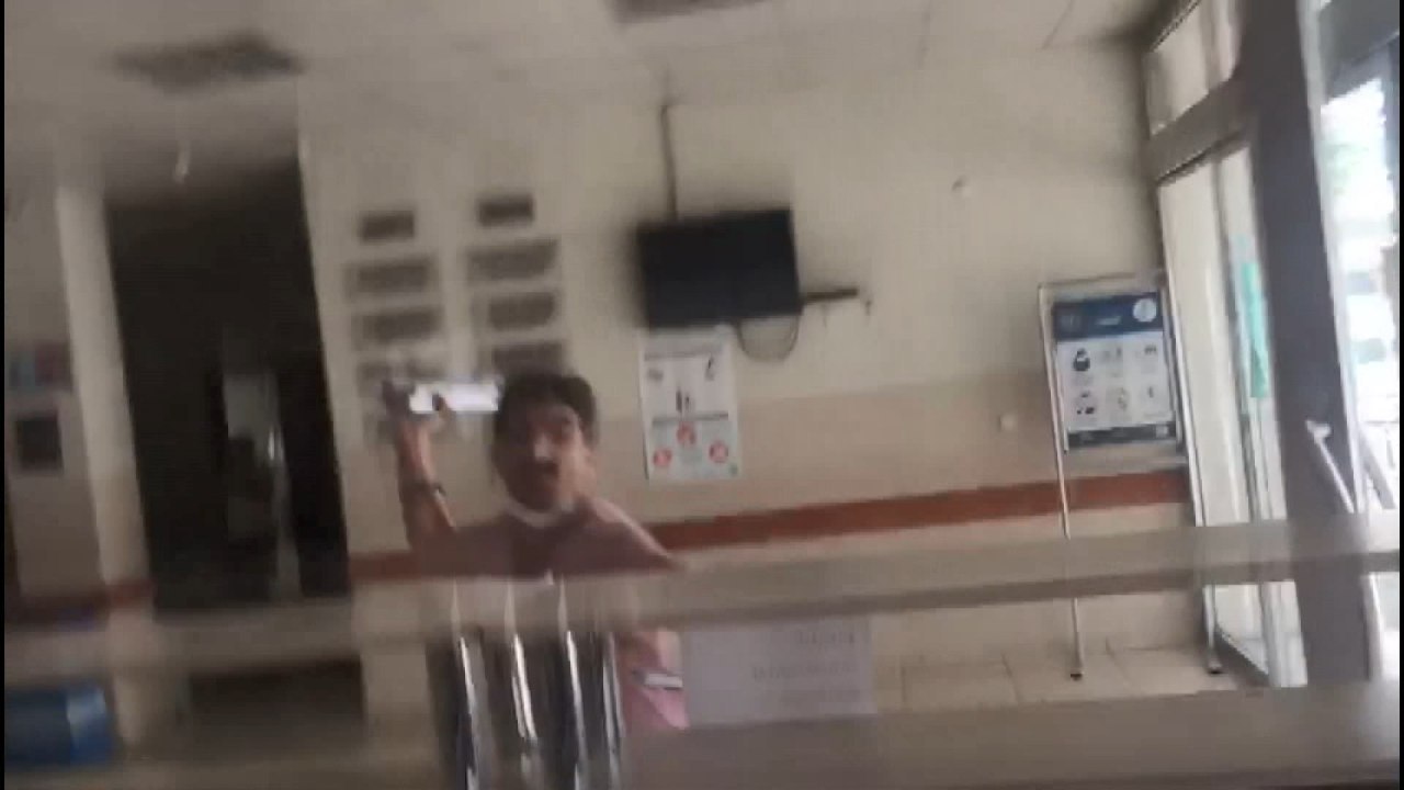 İlacı yazmayan doktorlara dehşeti yaşattı