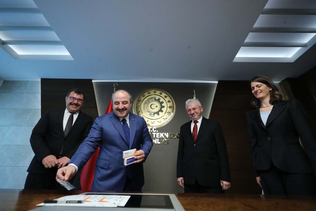Bakan Varank: Kovid-19'a karşı yerli ve milli önemli bir ilacı ürettik