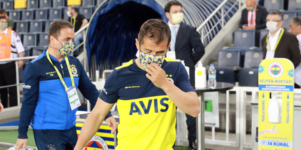 Emre Belözoğlu'ndan kariyerine ilişkin açıklama: Sezon sonunda bırakıyorum