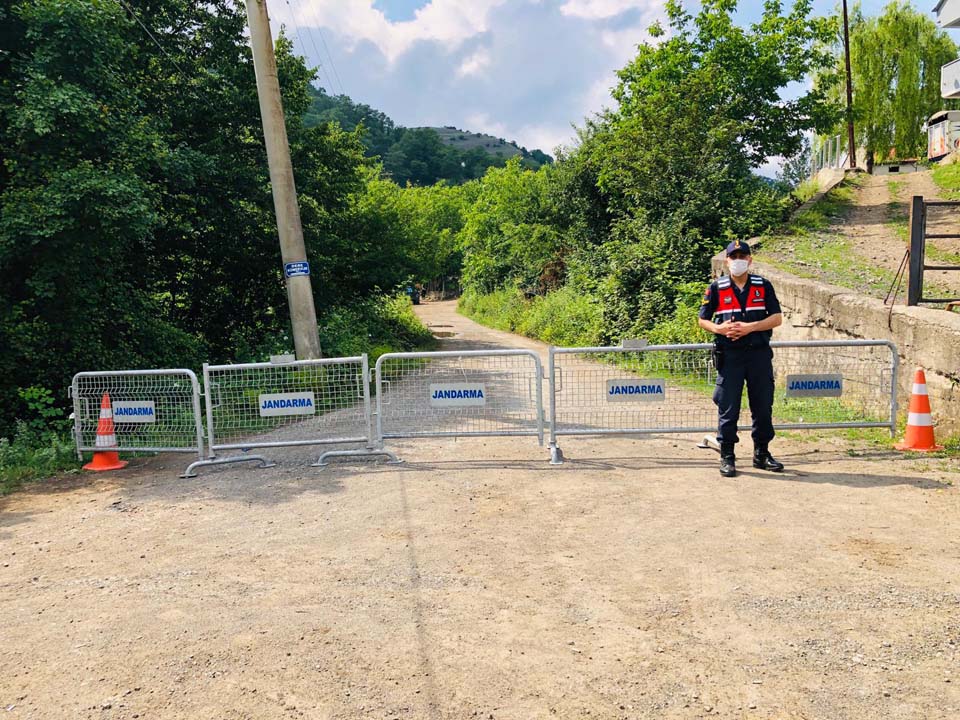 Dedesini ziyaret edecekti! 60 hanenin bulunduğu mahalle karantinaya alındı