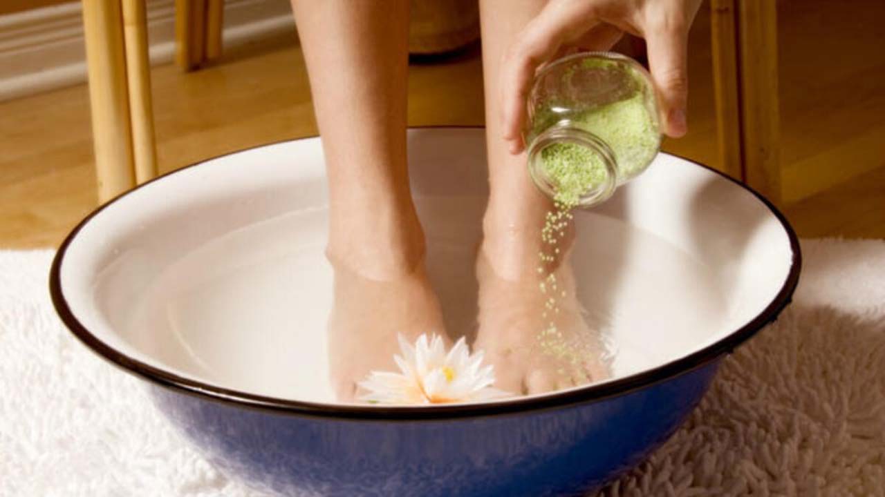 Ayak ağrısına ne iyi gelir? Ayak neden ağrır? Ayak ağrısı nasıl geçer?