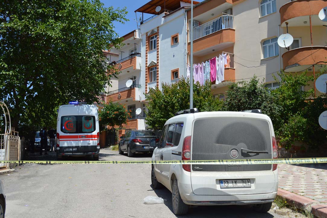 Elazığ'da baba dehşeti! Kendisiyle görüşmek istemeyen kızını öldürdü