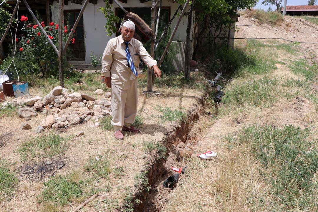 Borç yüzünden kaçırılıp darp edilen çiftçi: ''Boğazıma balta dayayıp, tehdit ettiler"