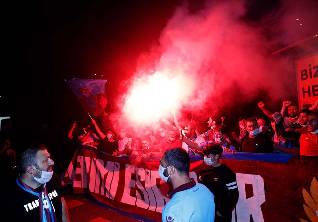 Trabzonspor'dan kolbastılı galibiyet sevinci!