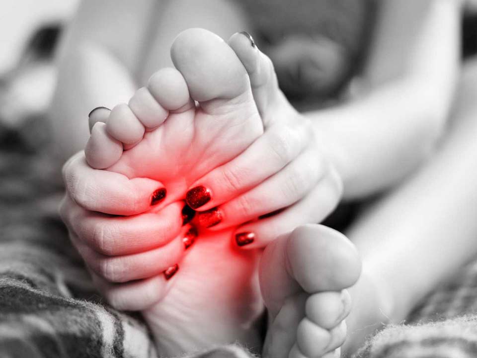 Ayak ağrısına ne iyi gelir? Ayak neden ağrır? Ayak ağrısı nasıl geçer?