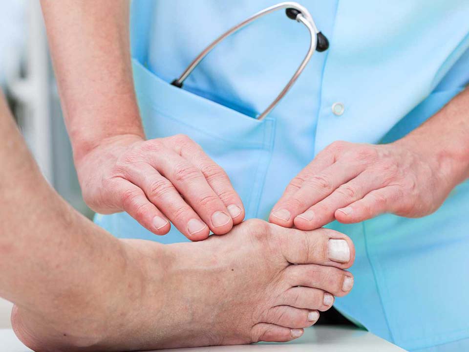 Ayak ağrısına ne iyi gelir? Ayak neden ağrır? Ayak ağrısı nasıl geçer?