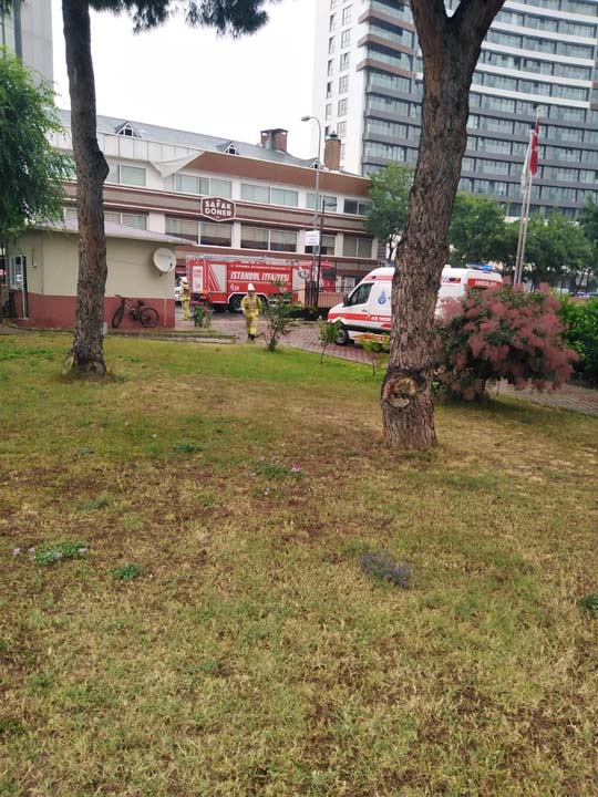 Meteoroloji 1. Bölge Müdürlüğü binasında yıldırım paniği!