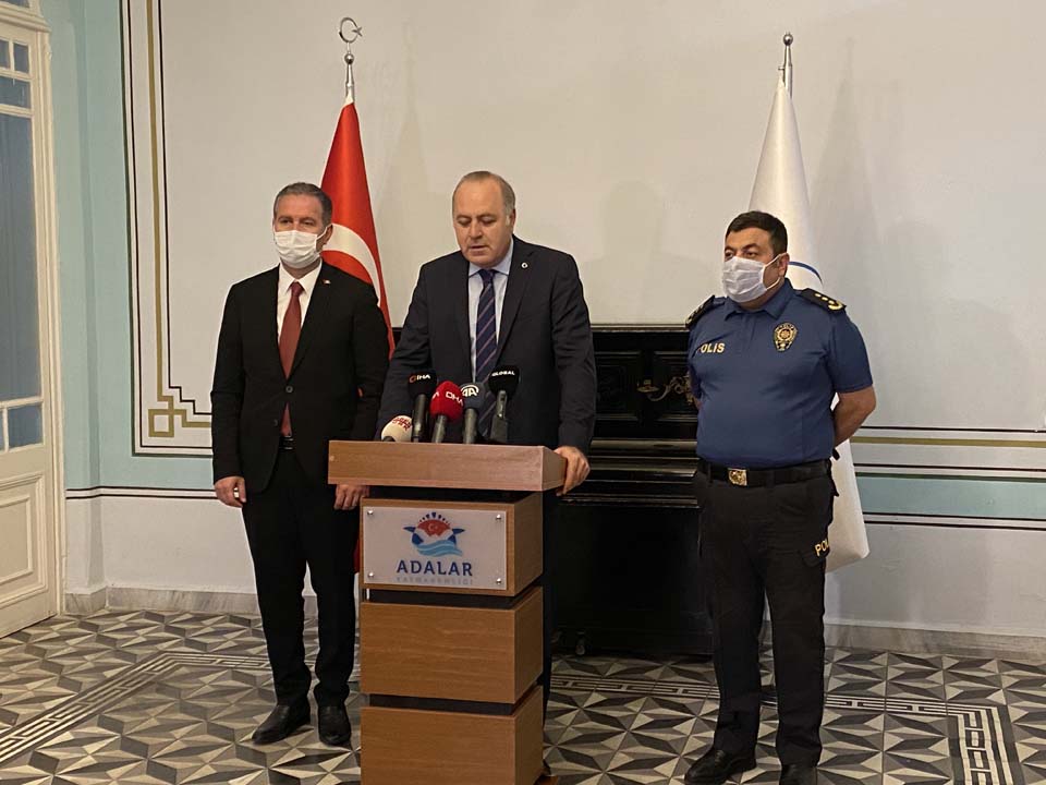 Adalar Kaymakamı Mustafa Ayhan'dan elektrikli araçların iznine ilişkin açıklama!