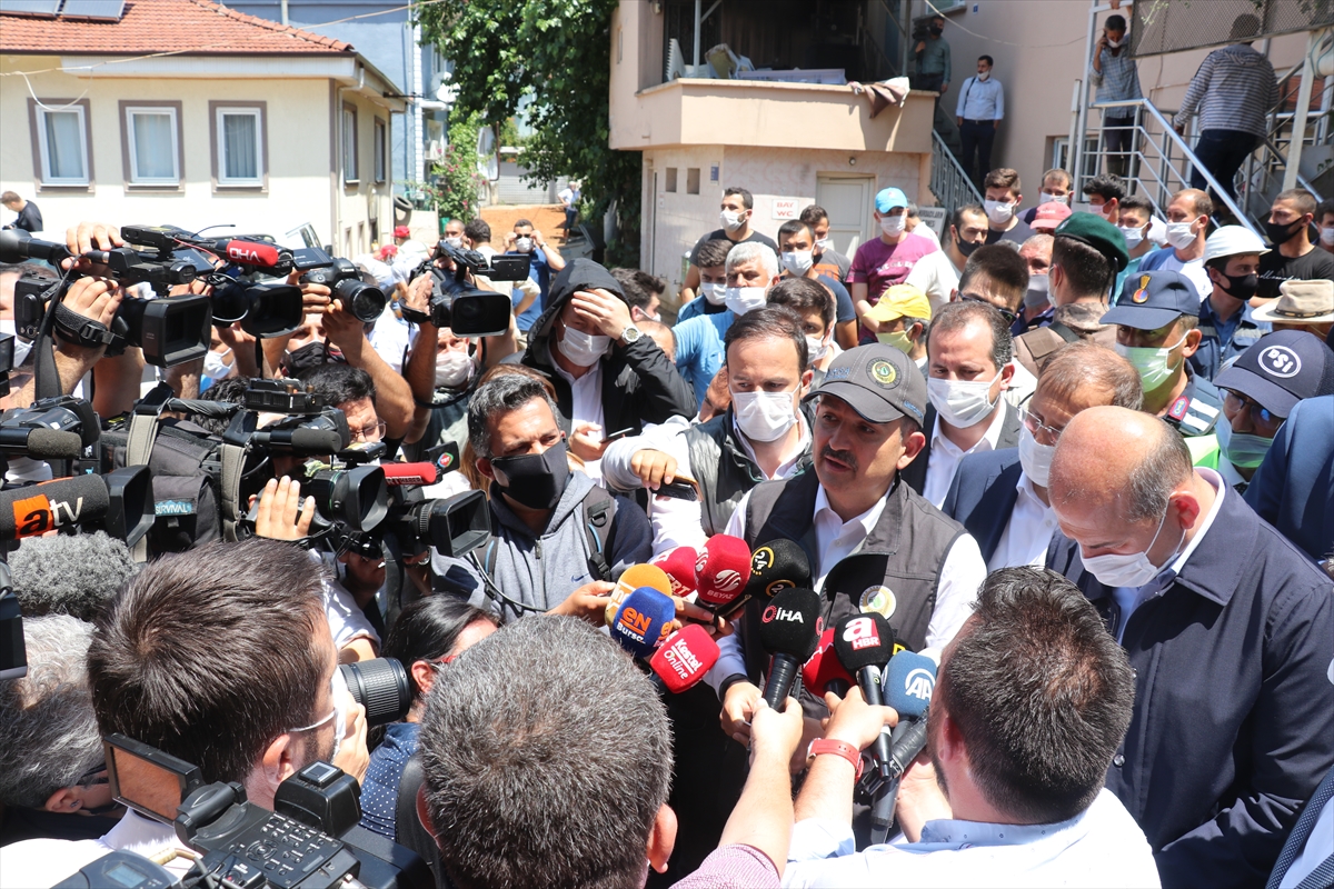 Bakan Soylu ve Pakdemirli sel bölgesinde incelemelerde bulundu