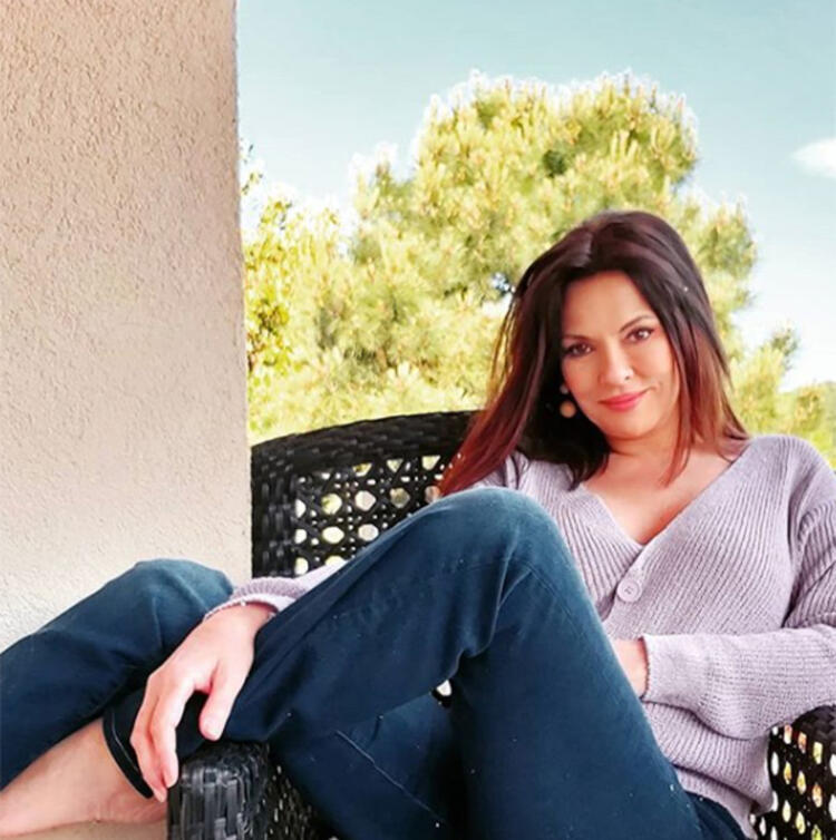 Aydan Şener'den bikinili pozlar! Sosyal medyayı salladı!