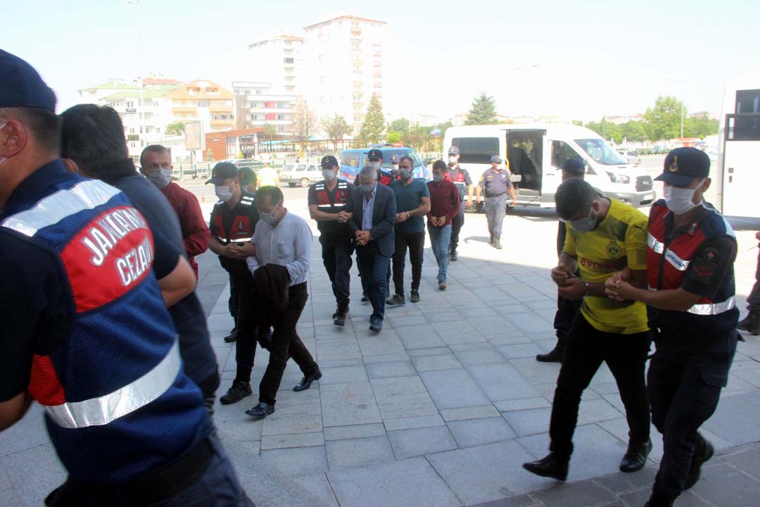 Kayseri merkezli 14 ilde dev insan kaçakçılığı operasyonu! 25 kişiye gözaltı kararı