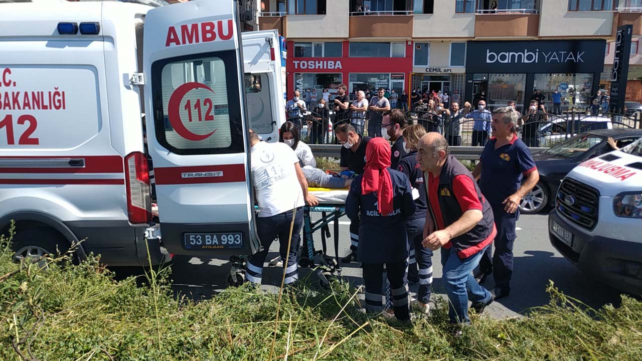 Rize'deki otomobil kazası baba ve oğlu hayattan kopardı!
