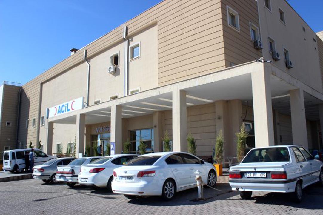 Eve dönmek istemeyen eşini ve kayınpederini gözünü bile kırpmadan öldürdü