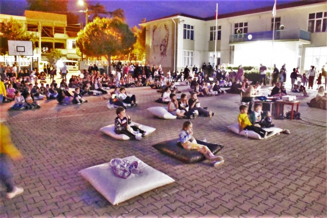 Açıkhava sineması çocukların ayağına geldi