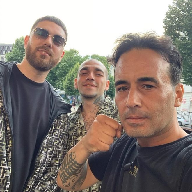 Görenler tanıyamadı! O ünlü ismi hiç böyle görmediniz!