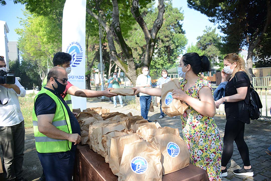 Tuzla Belediyesi, LGS'ye giren öğrenci ve velilerin heyecanına ortak oldu!