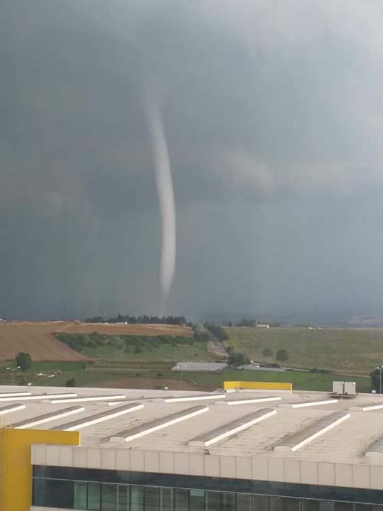 İstanbul Çatalca'da hortum çıktı