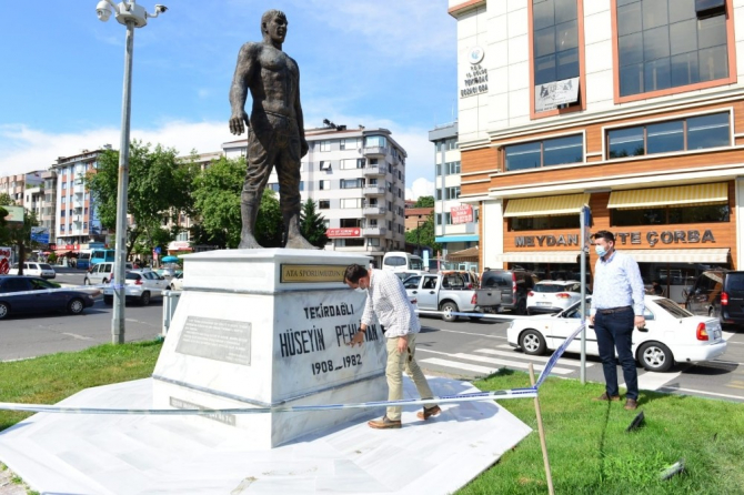 Hüseyin Pehlivan Anıtı yenileniyor
